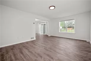 43 Olde Penn Dr, Easton, PA 18045 - Photo 5