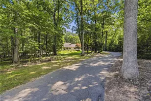 492 Arthurs Ct, Bushkill Twp, PA 18064 - Photo 5
