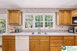 492 Arthurs Ct, Bushkill Twp, PA 18064 - Photo 15