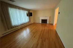 1320 Dalehurst Dr, Bethlehem City, PA 18018 - Photo 3