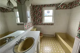 1320 Dalehurst Dr, Bethlehem City, PA 18018 - Photo 7