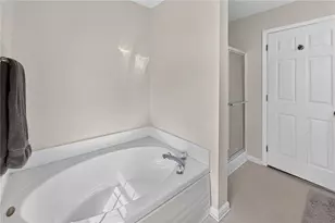 8092 Cross Creek Circle, Upper Macungie Township, PA 18031 - Photo 21