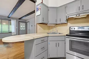 12 Pool Dr, Penn Forrest, PA 18229 - Photo 5
