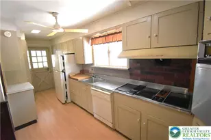 24 E Plainfield Ave, Pen Argyl Boro, PA 18072 - Photo 9