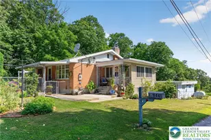 2944 Edgewood Ct, Lowhill Township, PA 18069 - Photo 3