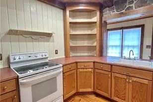 320 Pennsylvania Ave, Bangor, PA 18013 - Photo 5