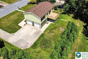 8612 Beatrice Ln, East Allen Township, PA 18014 - Photo 3