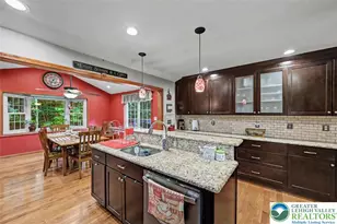 386 Upper Rdg Dr, Chestnuthill Twp, PA 18330 - Photo 5
