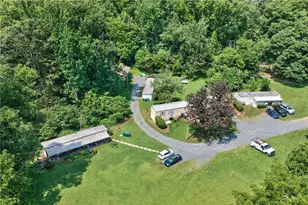 261 Schipps Ln, Upper Mt Bethel Twp, PA 18343 - Photo 15