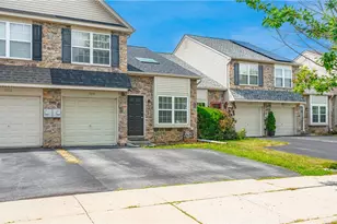 1040 Timberidge Ln, Lower Macungie Township, PA 18106 - Photo 3