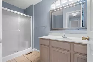1040 Timberidge Ln, Lower Macungie Township, PA 18106 - Photo 19