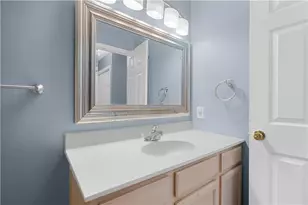 1040 Timberidge Ln, Lower Macungie Township, PA 18106 - Photo 17