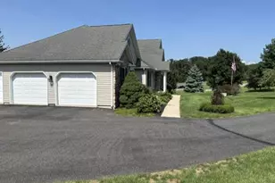 9409 Kaspar Ct, Weisenberg Township, PA 18066 - Photo 7