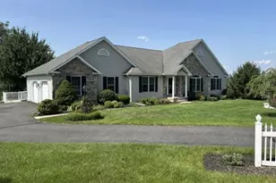 9409 Kaspar Ct, Weisenberg Township, PA 18066 - Photo 3