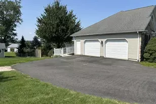 9409 Kaspar Ct, Weisenberg Township, PA 18066 - Photo 5