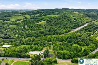 429 Riverview Drive, Lehigh Township, PA 18088 - Photo 5