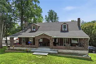 429 Riverview Dr, Lehigh Township, PA 18088 - Photo 1