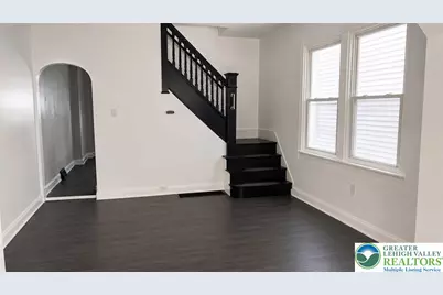 622 Locust, Bethlehem City, PA 18018 - Photo 3