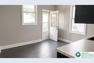 622 Locust, Bethlehem City, PA 18018 - Photo 5