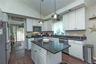 70 Carolee Ln, Upper Mt Bethel Twp, PA 18013 - Photo 5