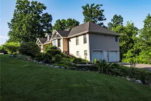 70 Carolee Ln, Upper Mt Bethel Twp, PA 18013 - Photo 3
