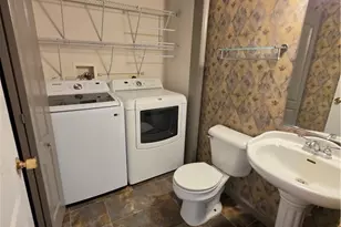 325 Oxford Pl, Macungie Boro, PA 18062 - Photo 7