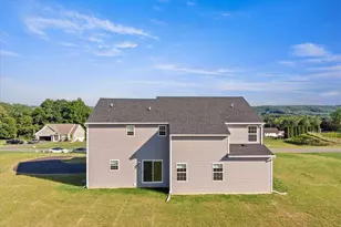 94 Heartwood Ct, Mahoning Twp, PA 18235 - Photo 3