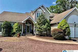 555 Eagle Dr, Middle Smithfield, PA 18302 - Photo 1