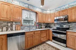 3303 Barklay Rd, Whitehall Township, PA 18052 - Photo 9