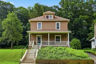 63 Oak St, Delaware Water Gap, PA 18327 - Photo 3