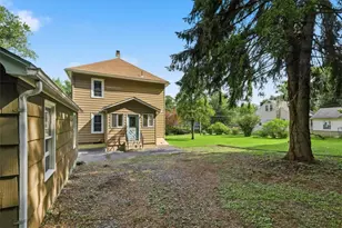 63 Oak St, Delaware Water Gap, PA 18327 - Photo 11