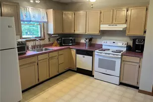 122 Corinne Ct, Chestnuthill Twp, PA 18330 - Photo 5