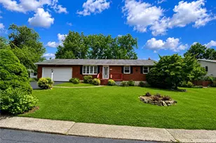 32 W Sylvan Dr, Allen Township, PA 18067 - Photo 1