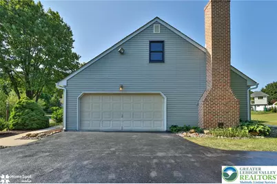 142 Aspen Drive, Upper Macungie Township, PA 18104 - Photo 3
