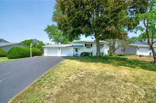 4487 Glasgow St, Upper Saucon Township, PA 18034 - Photo 3