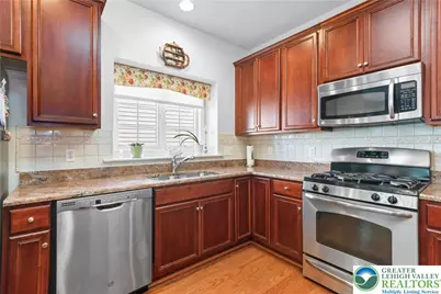 6722 American Way, Hanover Twp, PA 18017 - Photo 9