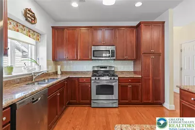 6722 American Way, Hanover Twp, PA 18017 - Photo 7