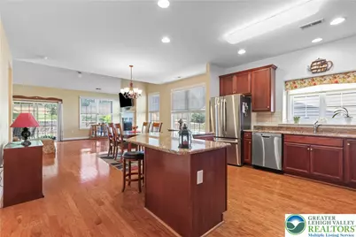 6722 American Way, Hanover Twp, PA 18017 - Photo 5