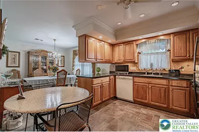4252 Briarcliff Road, South Whitehall Township, PA 18104 - Photo 9
