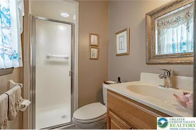 4252 Briarcliff Road, South Whitehall Township, PA 18104 - Photo 17