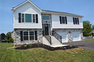 2905 Roosevelt St, Bethlehem Township, PA 18020 - Photo 1