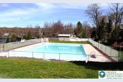 8466 Bumble Bee Way, Tobyhanna, PA 18466 - Photo 33