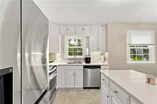 1031 N 7th St, Emmaus Boro, PA 18049 - Photo 13