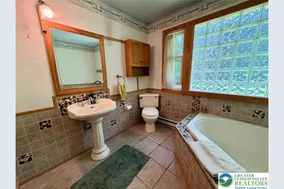 575 N Hokendauqua Drive, Moore Township, PA 18014 - Photo 21