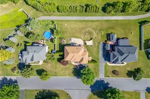 973 Heather Ln, Forks Twp, PA 18040 - Photo 3
