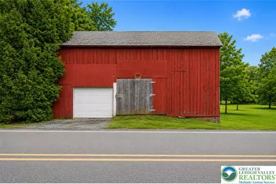 1294 Seifert Road, Bushkill Twp, PA 18064 - Photo 11