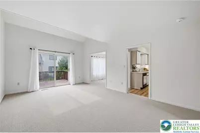 3251 Oakland Square Drive, Bethlehem Township, PA 18020 - Photo 3