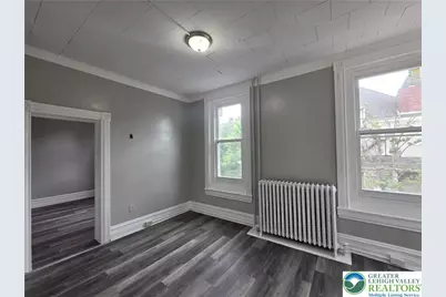 1048 W Walnut Street #2, Allentown City, PA 18102 - Photo 3