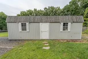 253 Shawnee Dr, East Stroudsburg, PA 18302 - Photo 3