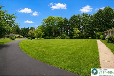 1000 Wedgewood Road, Hanover Twp, PA 18017 - Photo 7